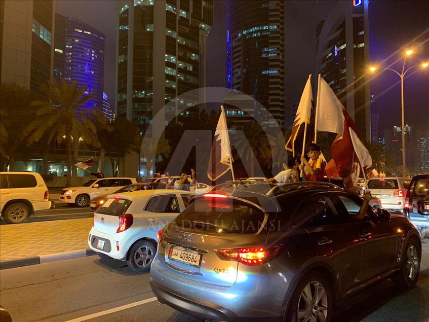 فيضان بشري في شوارع الدوحة فرحا بفوز العنابي على الإمارات