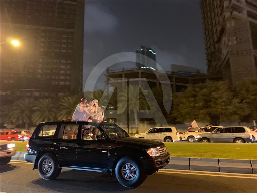 فيضان بشري في شوارع الدوحة فرحا بفوز العنابي على الإمارات