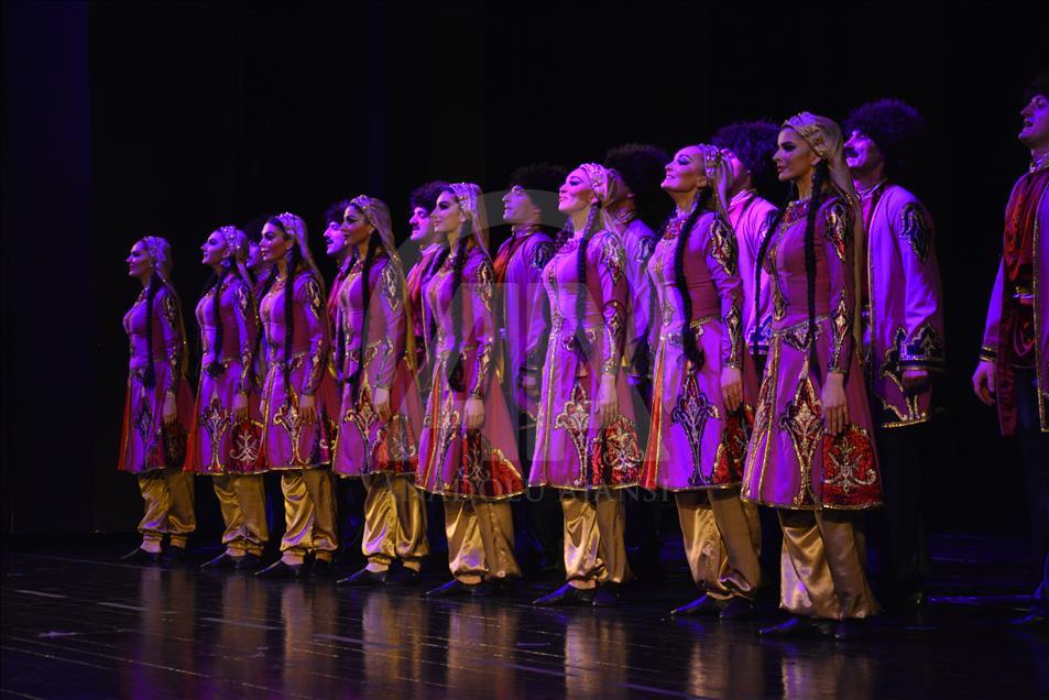 فرقة "ليزغينكا" الداغستانية تقدم عروضها في تركيا