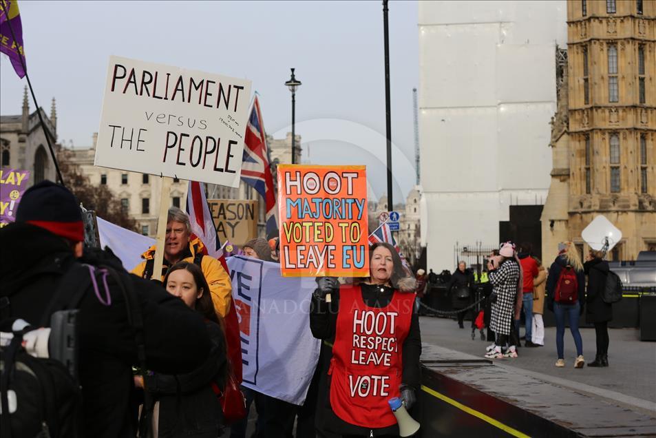 Demonstrasi menjelang pemungutan suara tentang rencana amandemen Brexit