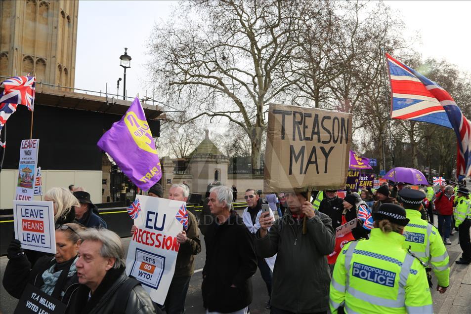 Demonstrasi menjelang pemungutan suara tentang rencana amandemen Brexit