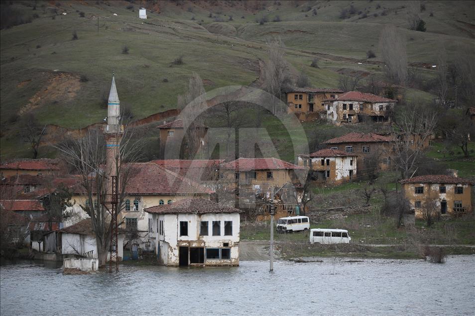 Bilecik'in sular altındaki "sessiz köyü"