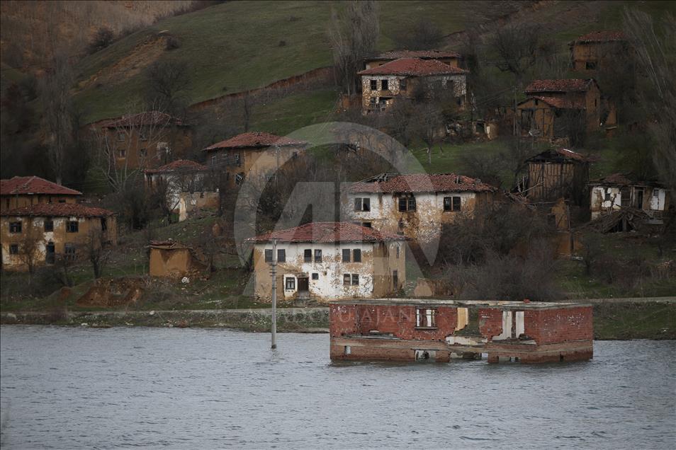 Bilecik'in sular altındaki "sessiz köyü"