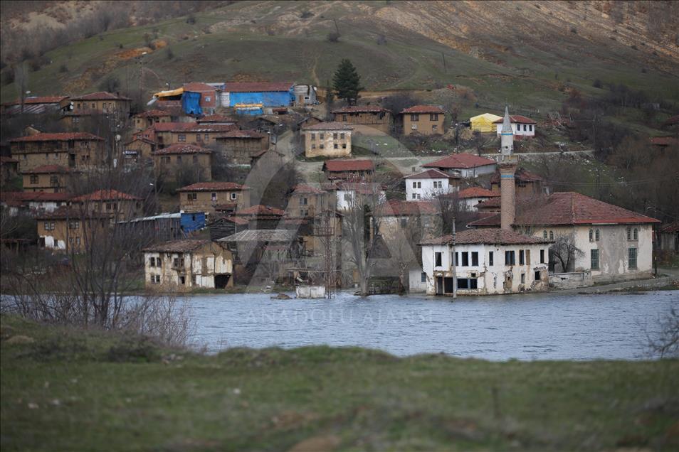 Bilecik'in sular altındaki "sessiz köyü"