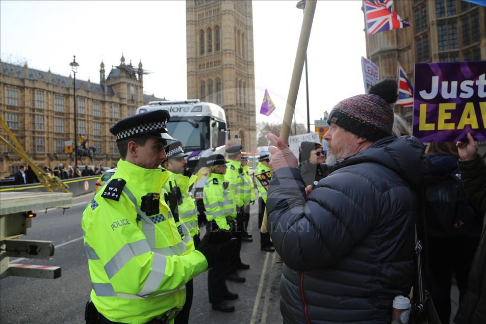 Demonstrasi menjelang pemungutan suara tentang rencana amandemen Brexit