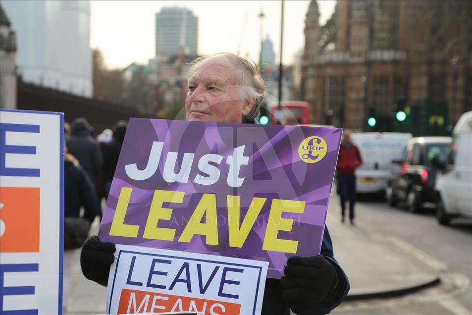 Demonstrasi menjelang pemungutan suara tentang rencana amandemen Brexit