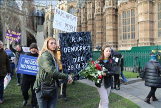  Demonstrasi menjelang pemungutan suara tentang rencana amandemen Brexit