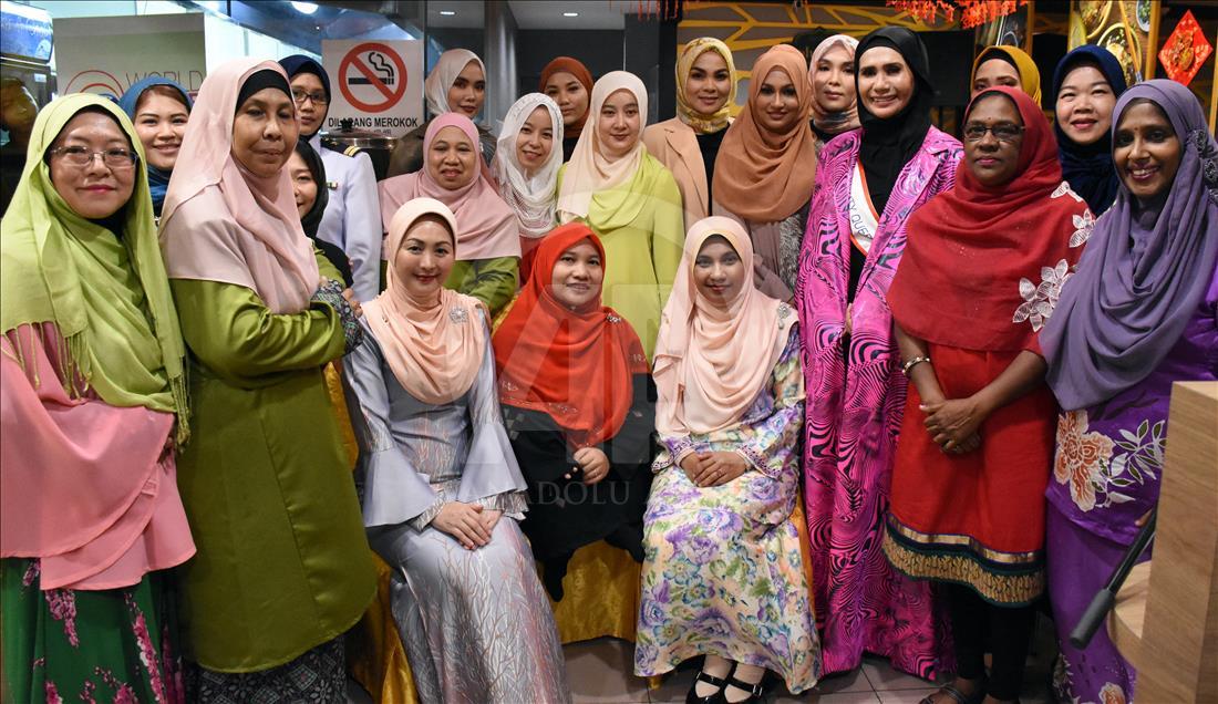 Mujeres de Malasia celebran el Día Internacional del Hiyab