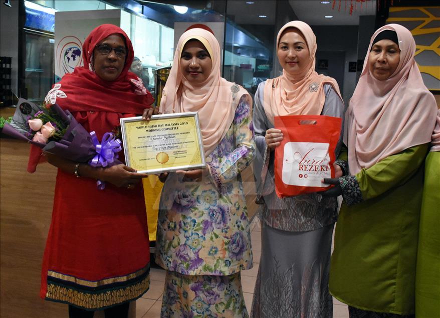 Mujeres de Malasia celebran el Día Internacional del Hiyab