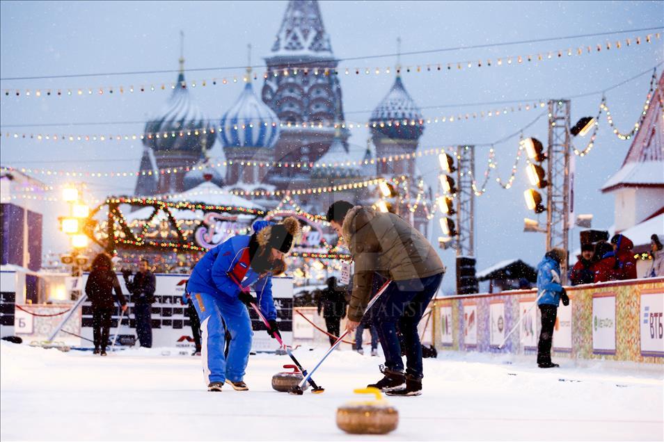 Moskova'da kar yağışı