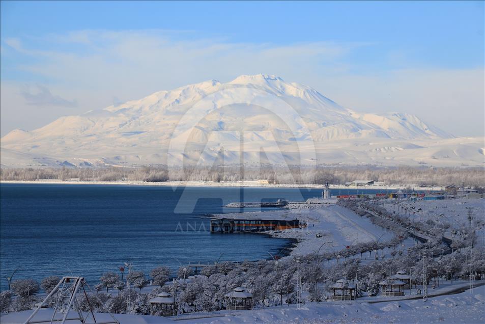 Erciş'te kar yağışı 