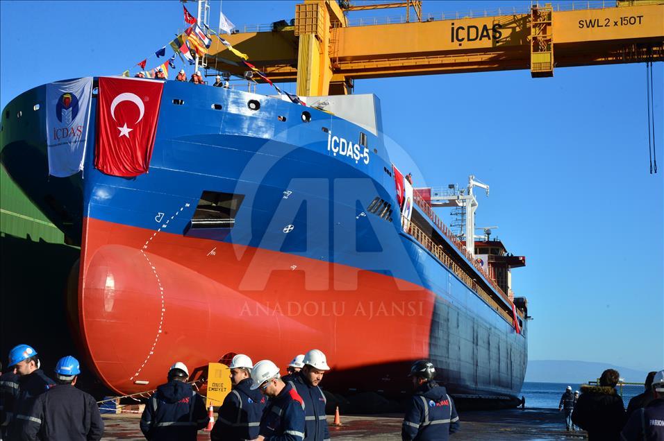 Türk mühendisler yerli imkanlarla 15 ayda gemi üretti