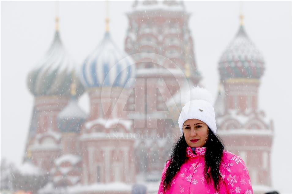 Moskova'da kar yağışı