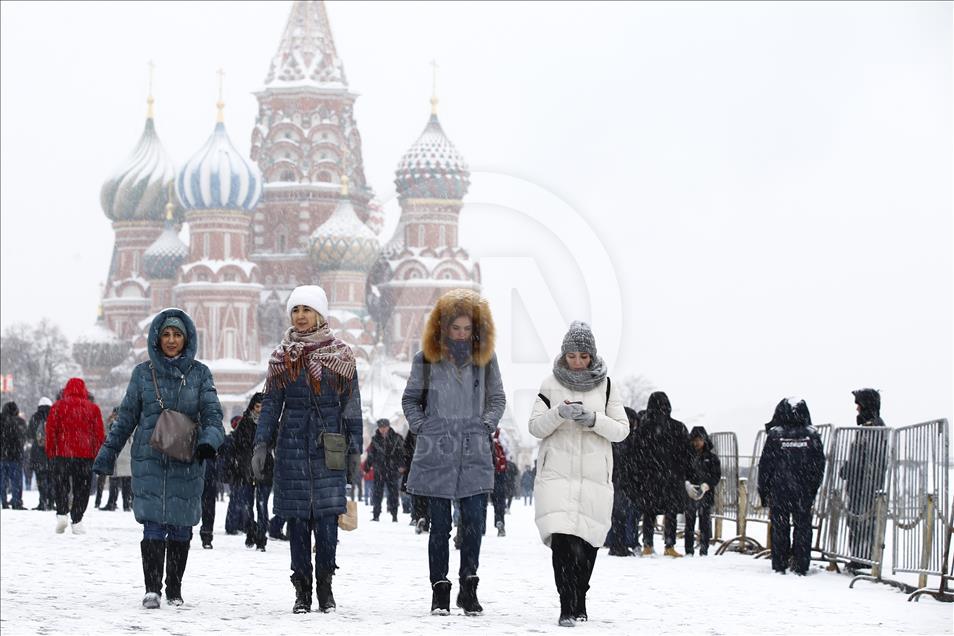 Moskova'da kar yağışı