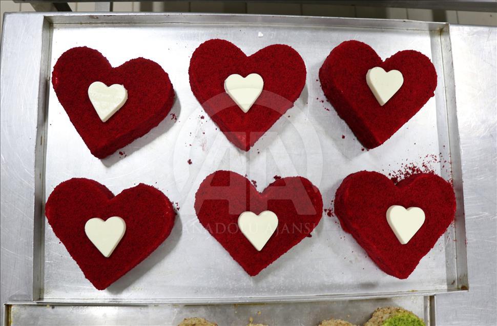 صادرات کیک‌های قلبی از کوجا ائلی در روز عشاق