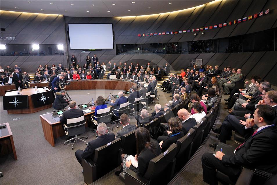 Maqedonia nënshkruan Protokolin për anëtarësimin në NATO