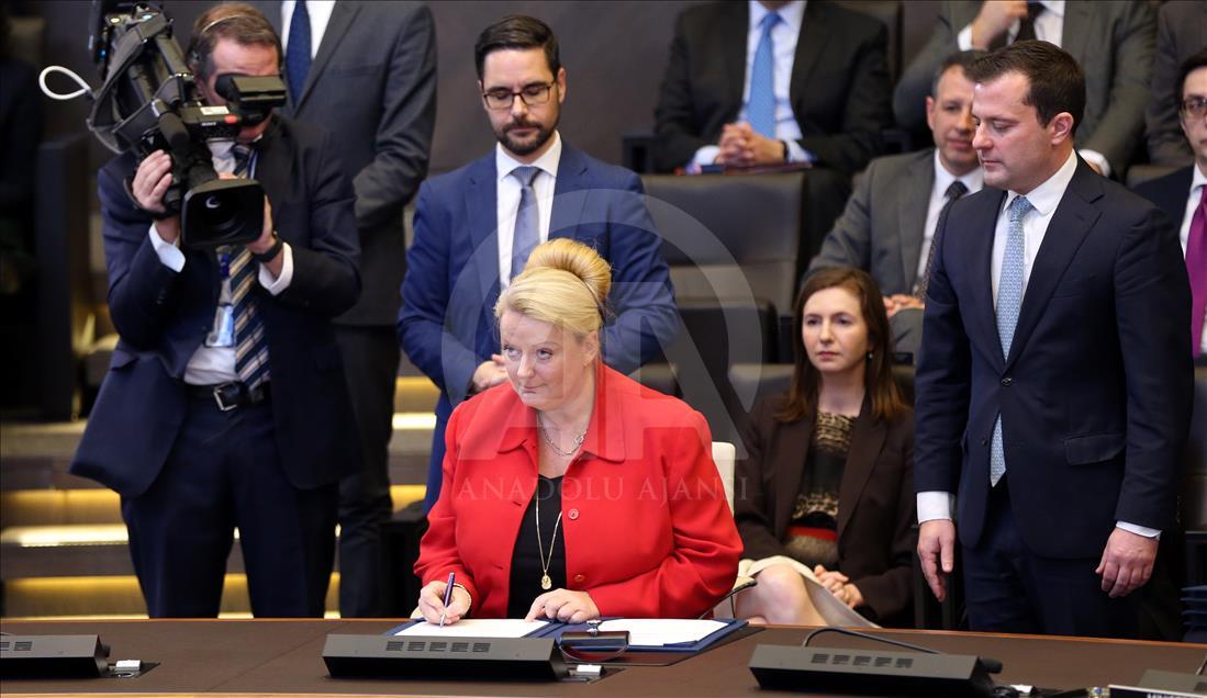 НАТО го потпиша Протоколот за членство на Македонија во Алијансата