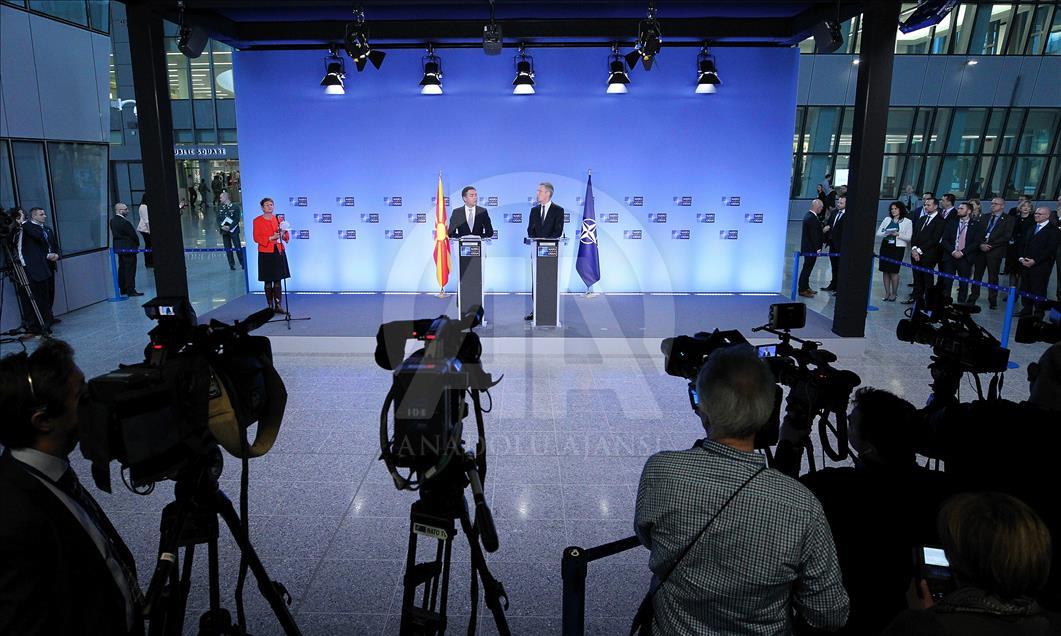 Maqedonia nënshkruan Protokolin për anëtarësimin në NATO