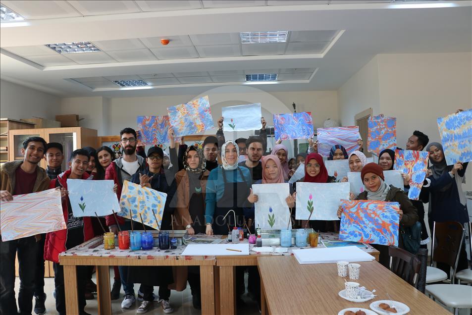 'Ebru' art training for Malaysian students