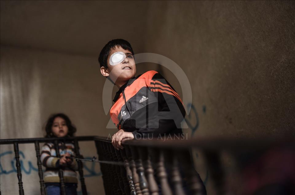 Gazze'deki gösterilerde gözünü kaybeden Filistinli çocuk El-Naccar 