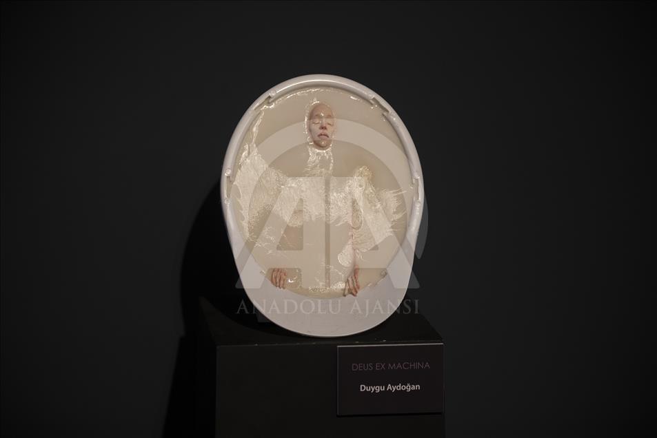 Bir baretten yola çıkıp 95 sanat eseri yaptılar