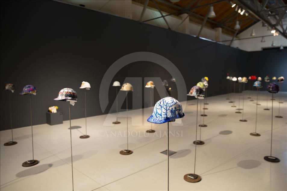 Bir baretten yola çıkıp 95 sanat eseri yaptılar