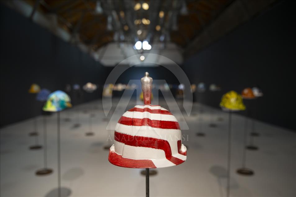Bir baretten yola çıkıp 95 sanat eseri yaptılar