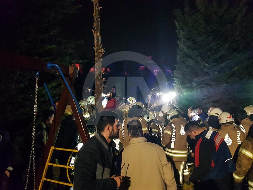 İstanbul'da askeri helikopter düştü
