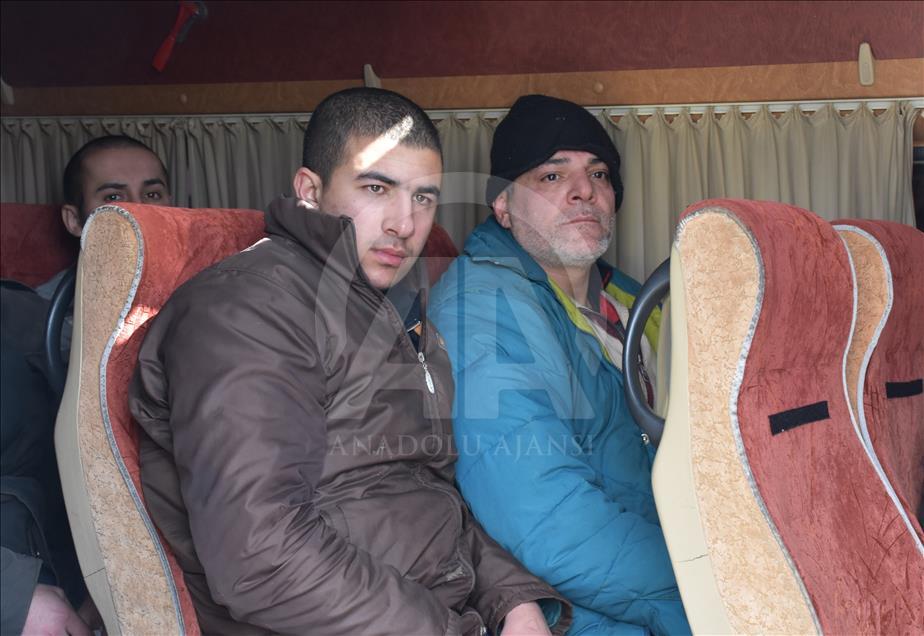 Suriye'de alıkonulanlar eş zamanlı serbest bırakıldı