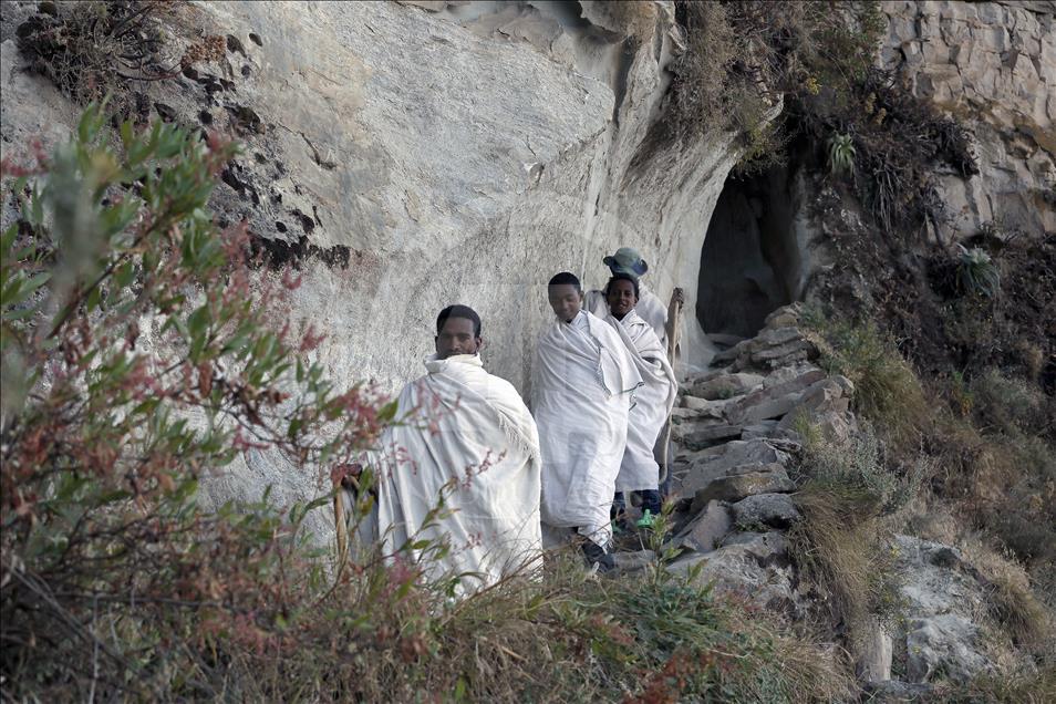 "قيشن ماريام".. كنيسة إثيوبية يقصدها السياح بهدف الدعاء
