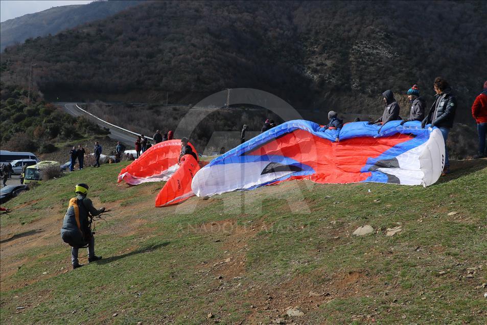 لذت پرواز با پاراگلایدر در تکیرداغ ترکیه