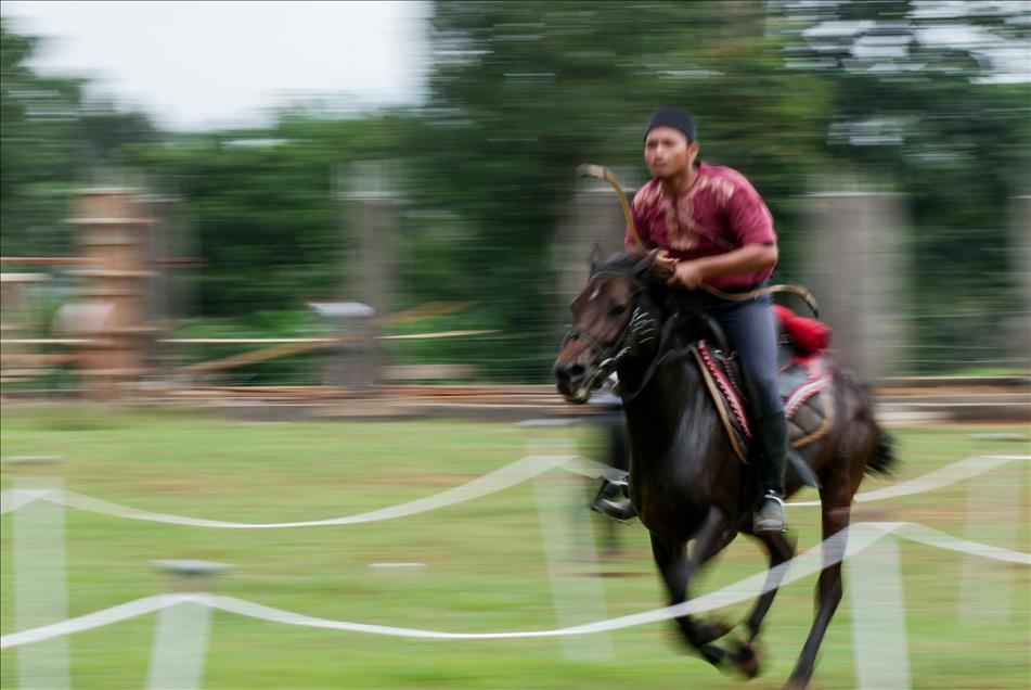 Turnamen pemanah berkuda tradisional Turki di Indonesia