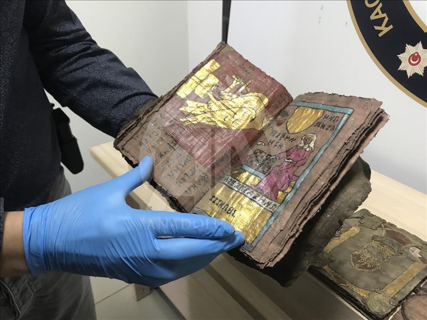 4 ancient books seized in Turkey's Denizli