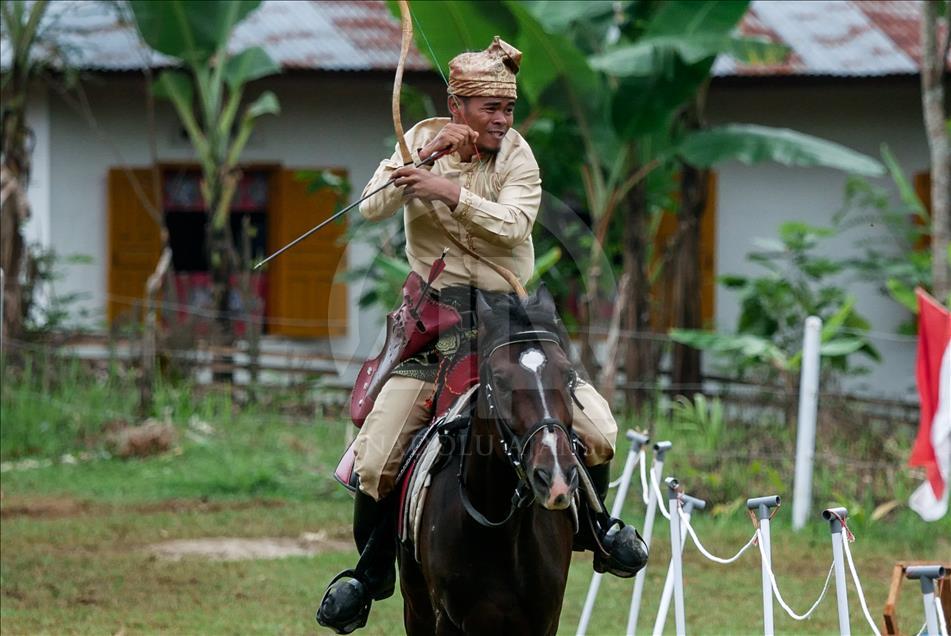 Turnamen pemanah berkuda tradisional Turki di Indonesia