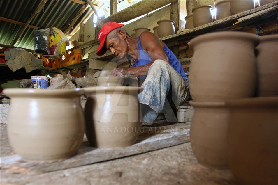 Seni membuat gerabah di Palembang