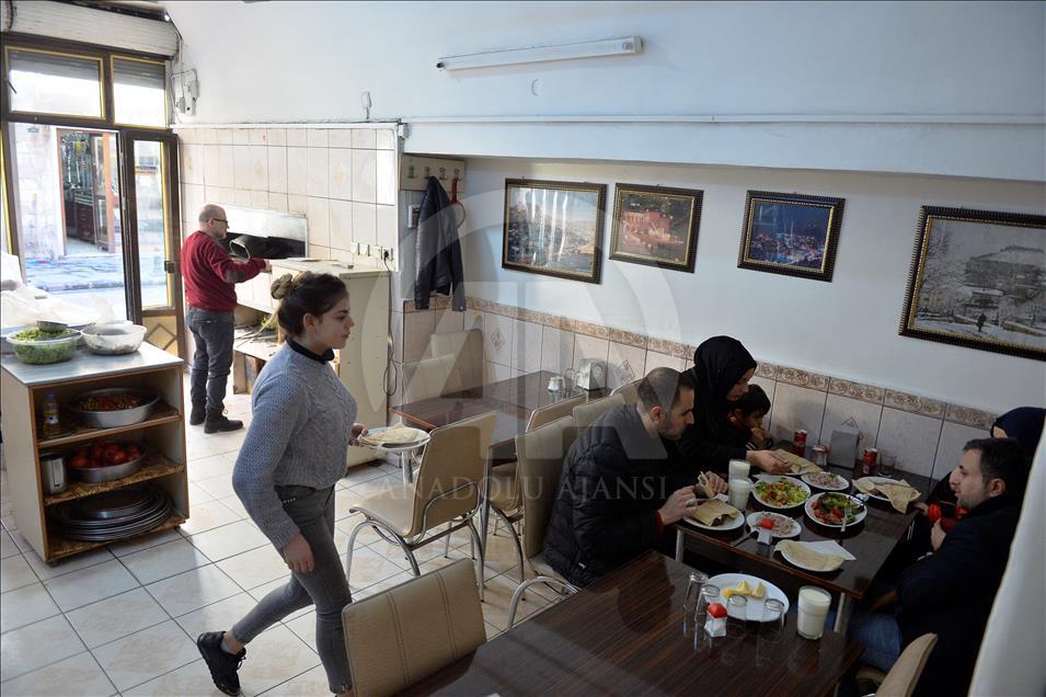 منذ 123 عاماً.. مطعم تركي يواصل تقديم الكباب المشوي
