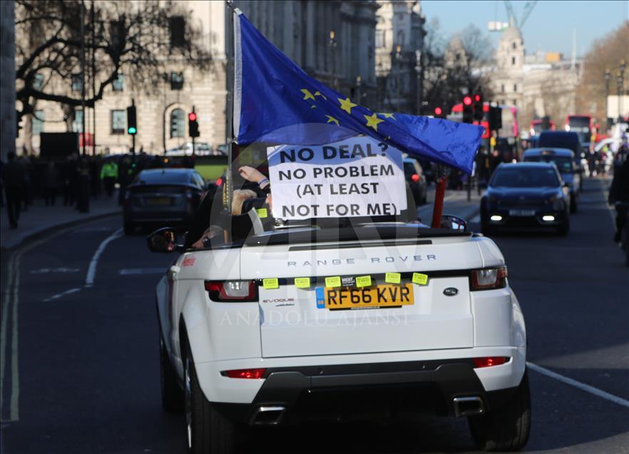 Londra'da Brexit yanlısı ve karşıtı gösteriler