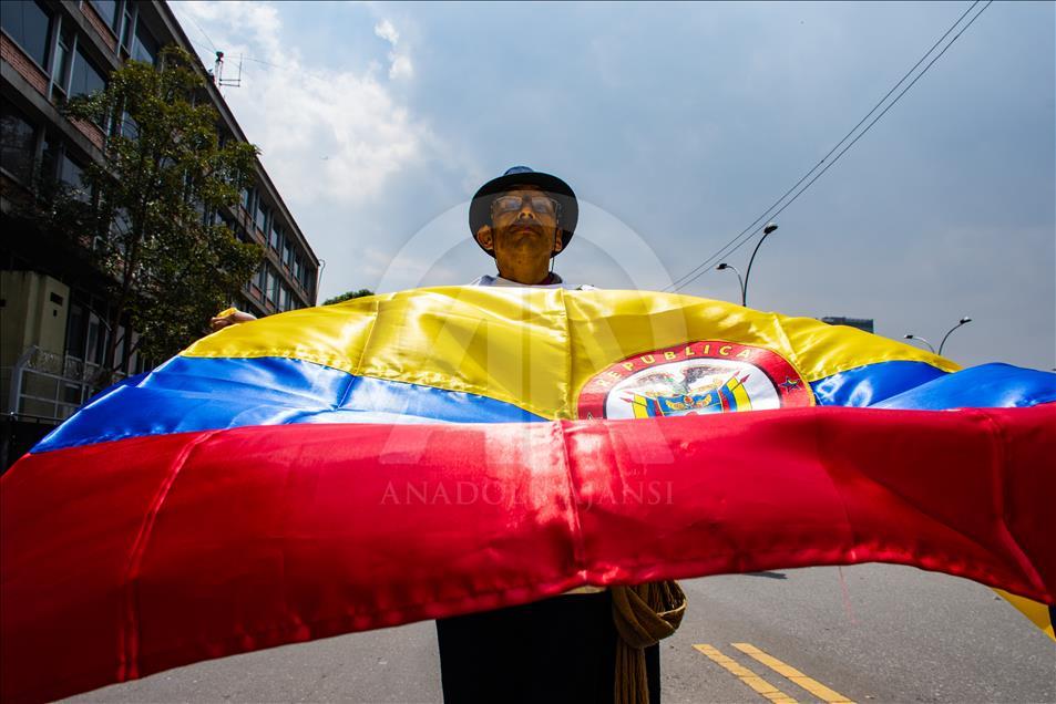 March of teachers in Bogota
