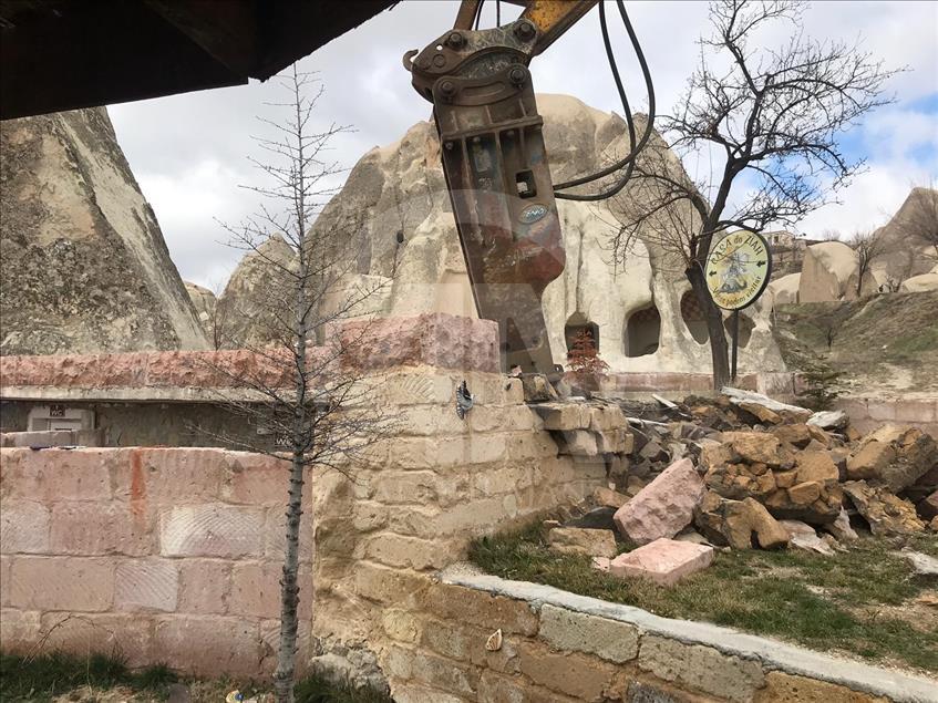 Kapadokya'daki yapıların yıkımına başlandı