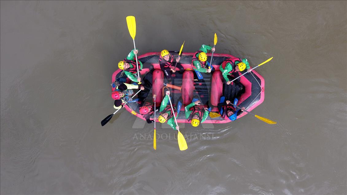 Melen Çayı'nda rafting sezonu açıldı