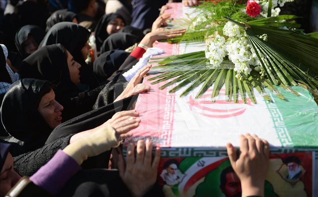 İran'daki saldırıda hayatını kaybeden 27 asker için tören
