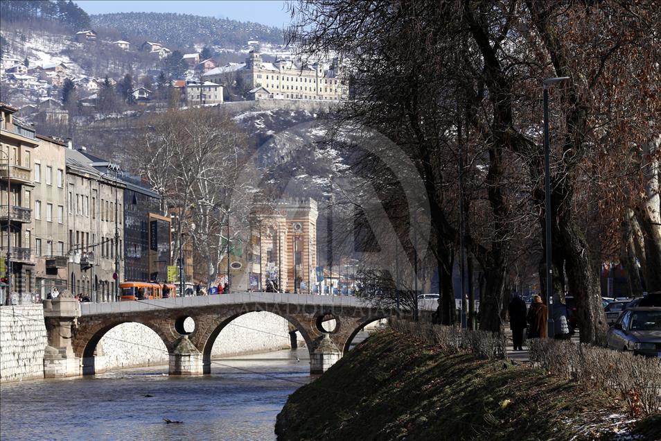 Hladan, ali sunčan dan izmamio Saraljije na ulice