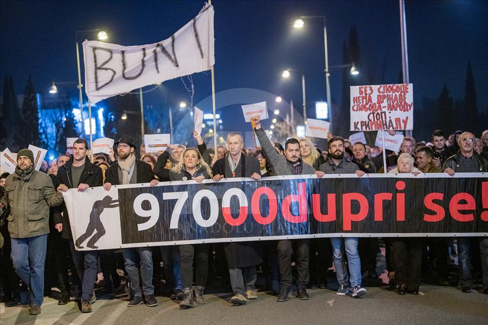 Karadağ ve Sırbistan'da hükümet karşıtı protesto