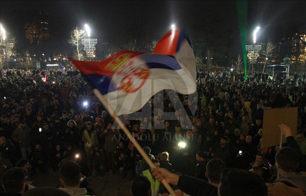 Karadağ ve Sırbistan'da hükümet karşıtı protesto