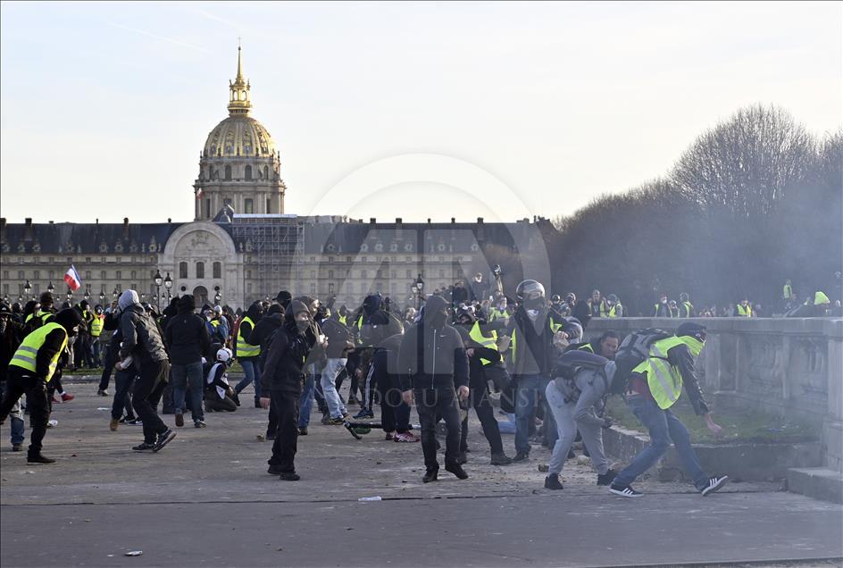 Во Франции не прекращаются акции «желтых жилетов»