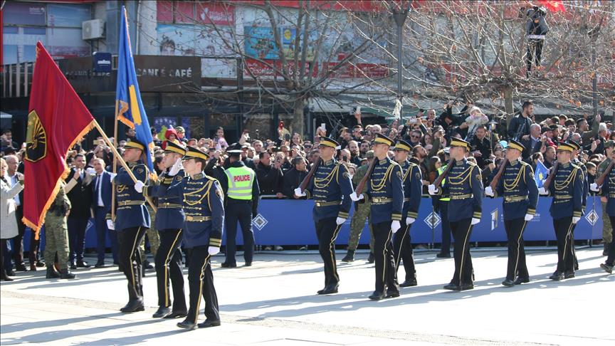 Mbahet parada ushtarake për nder të Ditës së Pavarësisë së Kosovës