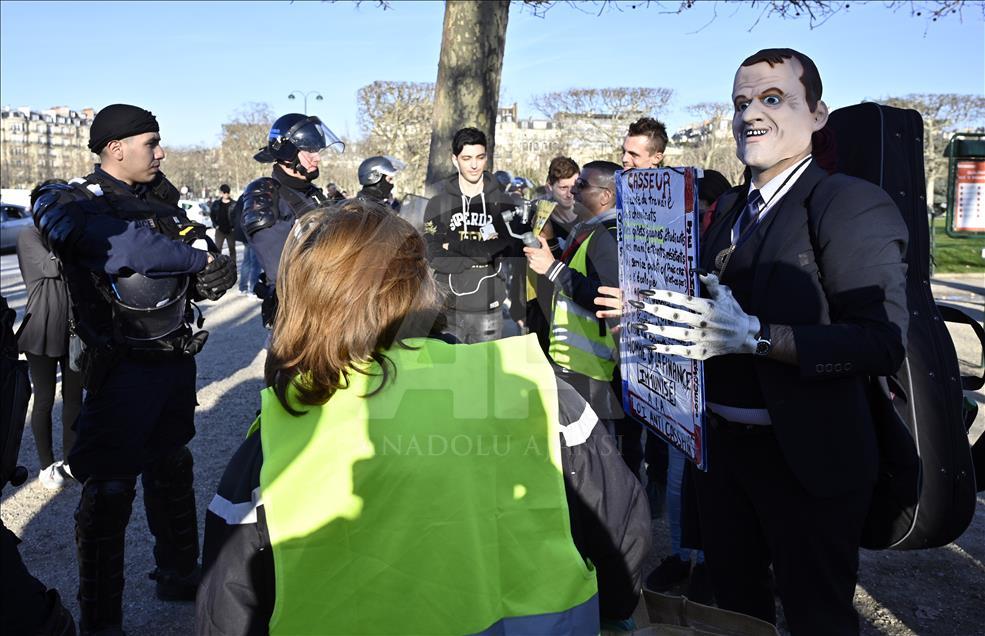 14th Yellow vest demonstration in Paris