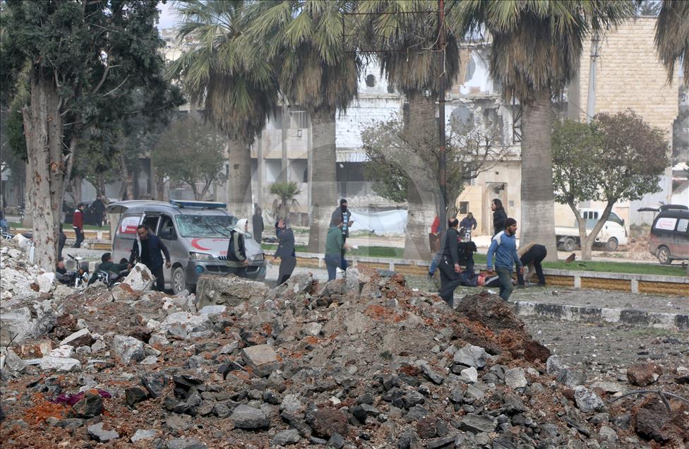 İdlib'de art arda iki bombalı saldırı
