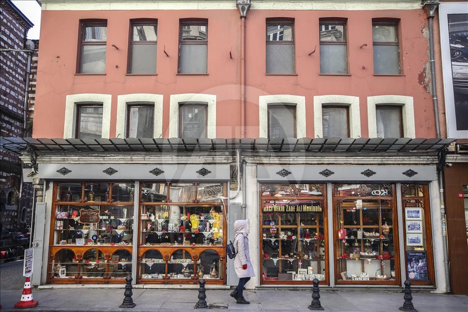 Türkiye'nin en eski şirketi Hacı Bekir, 242 yıldır ağızları tatlandırıyor
