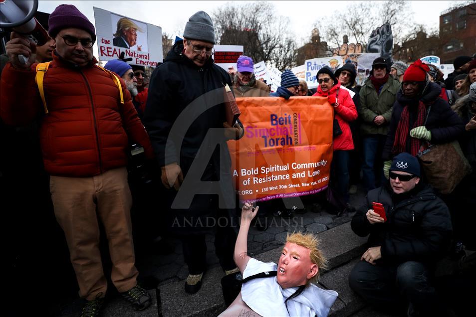 В Нью-Йорке протестуют против решения Трампа по ЧП в США